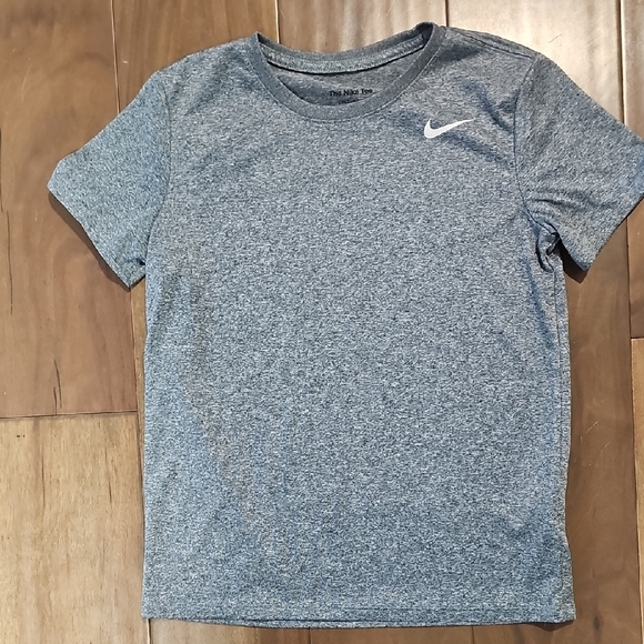 Nike Womens Gray T-Shirt - Picture 1 of 4